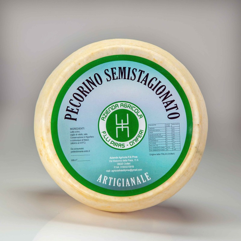 Forma di formaggio semistagionato